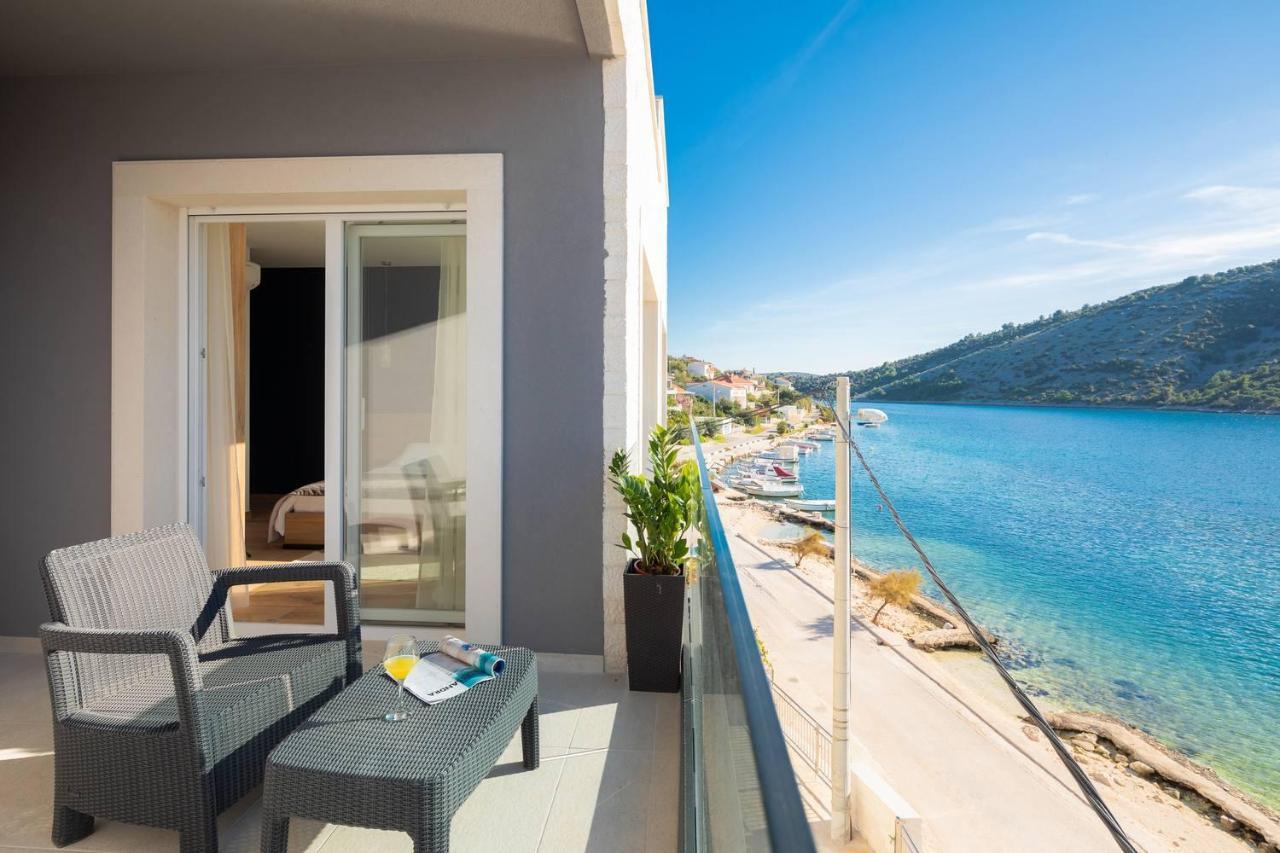 Beachfront Luxury Villa Vinišće Extérieur photo